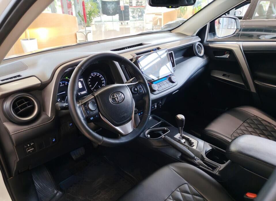 Toyota RAV4 2.0 CVT (146 л.с.)