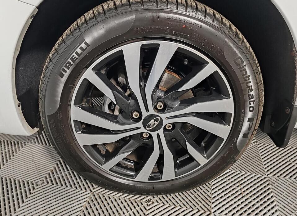LADA (ВАЗ) Vesta 1.8 CVT (122 л.с.)