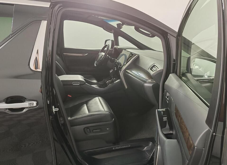 Toyota Alphard 3.5 AT (300 л.с.)